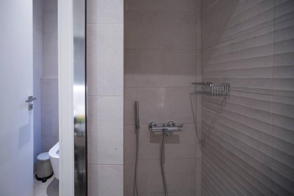 City Center Modern Renovated Apartment أثينا المظهر الخارجي الصورة