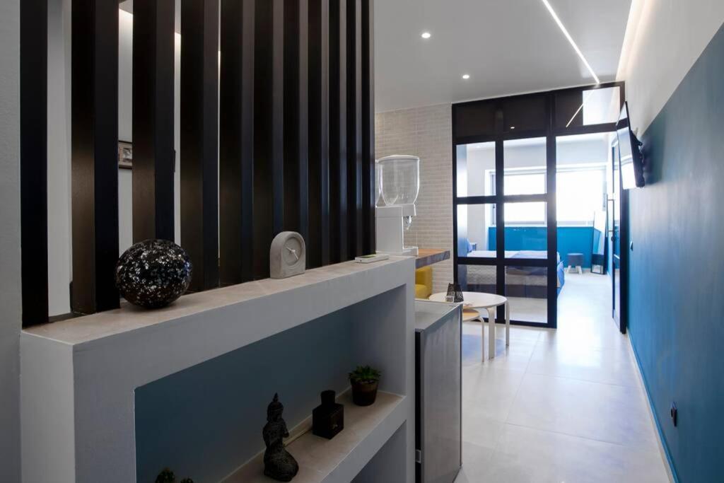 City Center Modern Renovated Apartment أثينا المظهر الخارجي الصورة