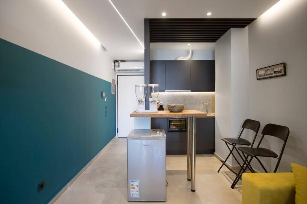 City Center Modern Renovated Apartment أثينا المظهر الخارجي الصورة