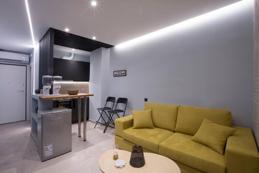 City Center Modern Renovated Apartment أثينا المظهر الخارجي الصورة